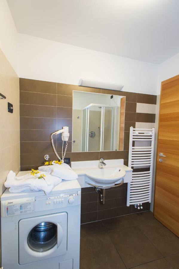 Aparthotel Casa Tomaselli à Pellizzano Extérieur photo