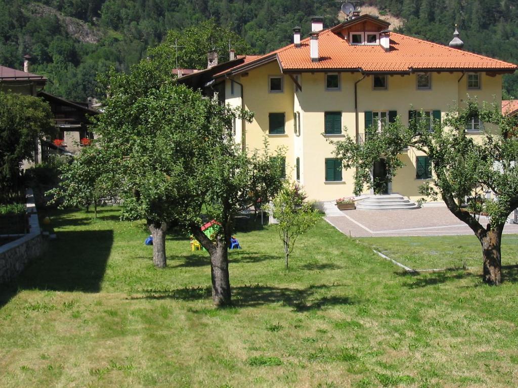 Aparthotel Casa Tomaselli à Pellizzano Extérieur photo